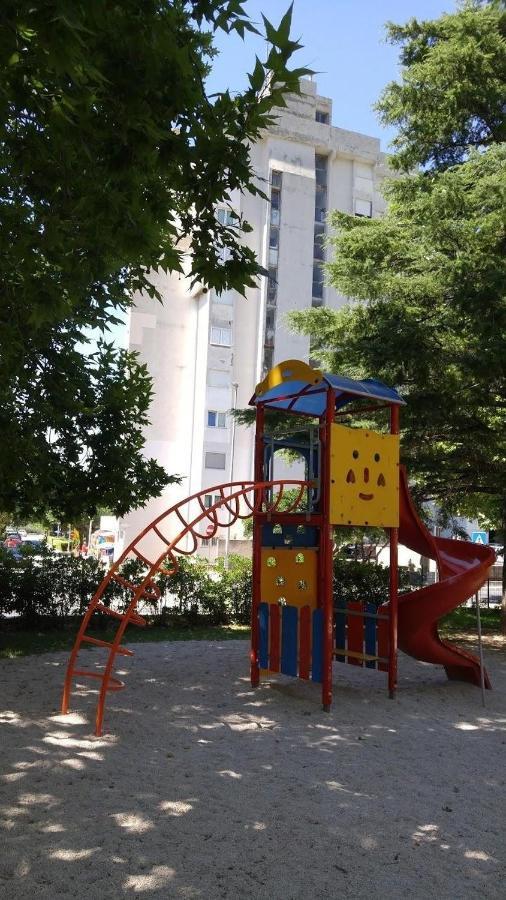 Apartmani Bilic Dugi Rat Buitenkant foto