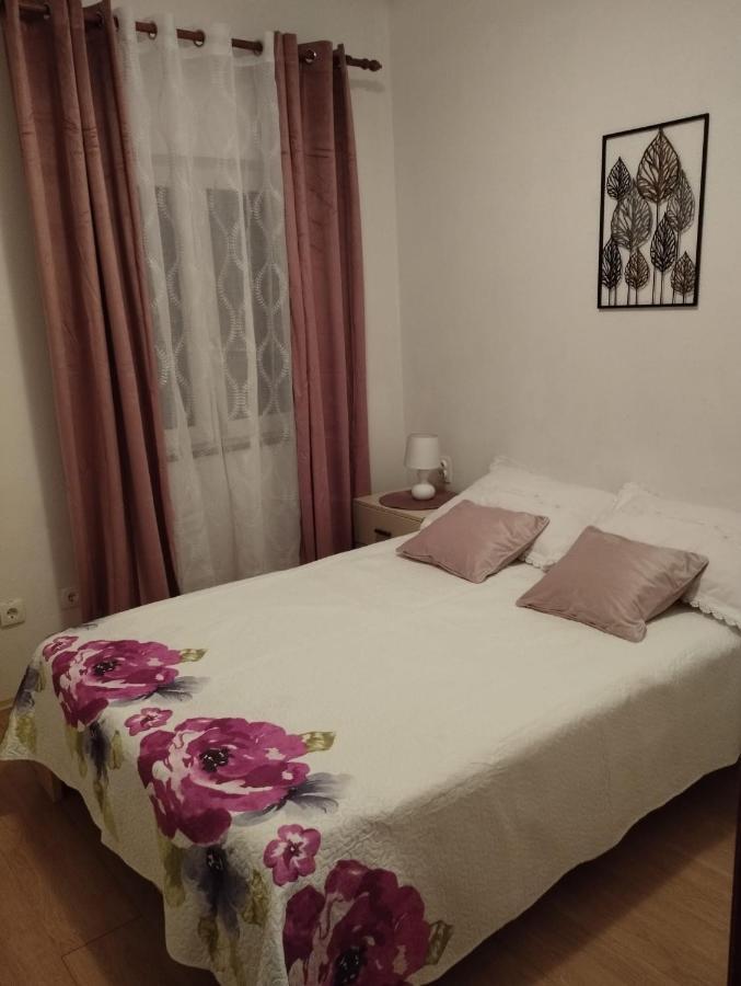 Apartmani Bilic Dugi Rat Buitenkant foto