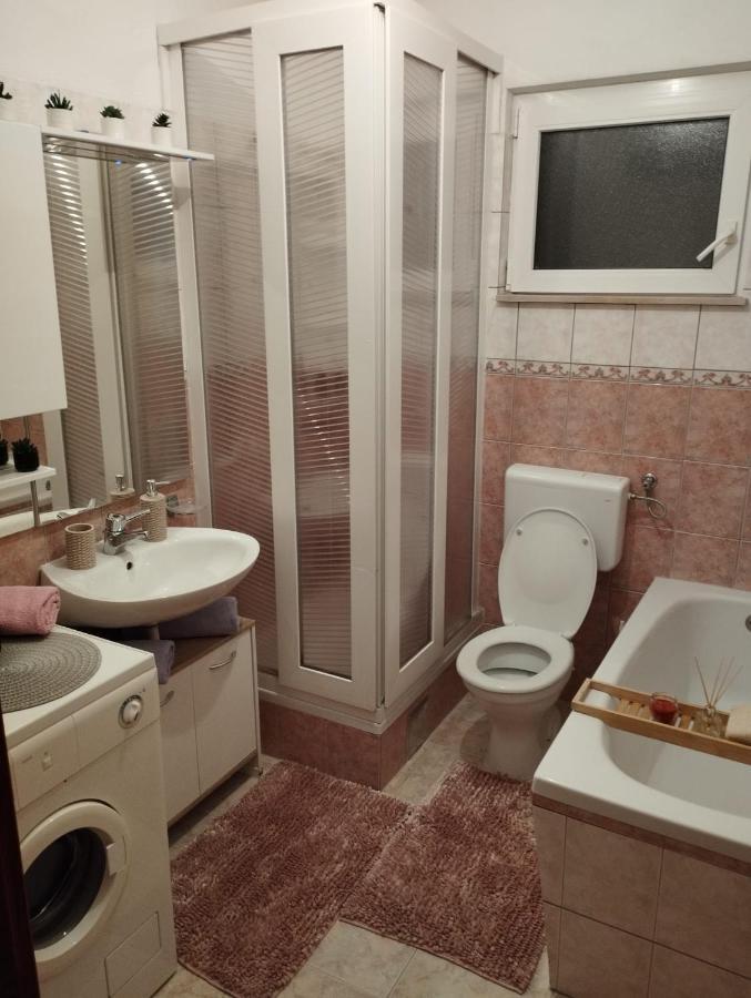 Apartmani Bilic Dugi Rat Buitenkant foto