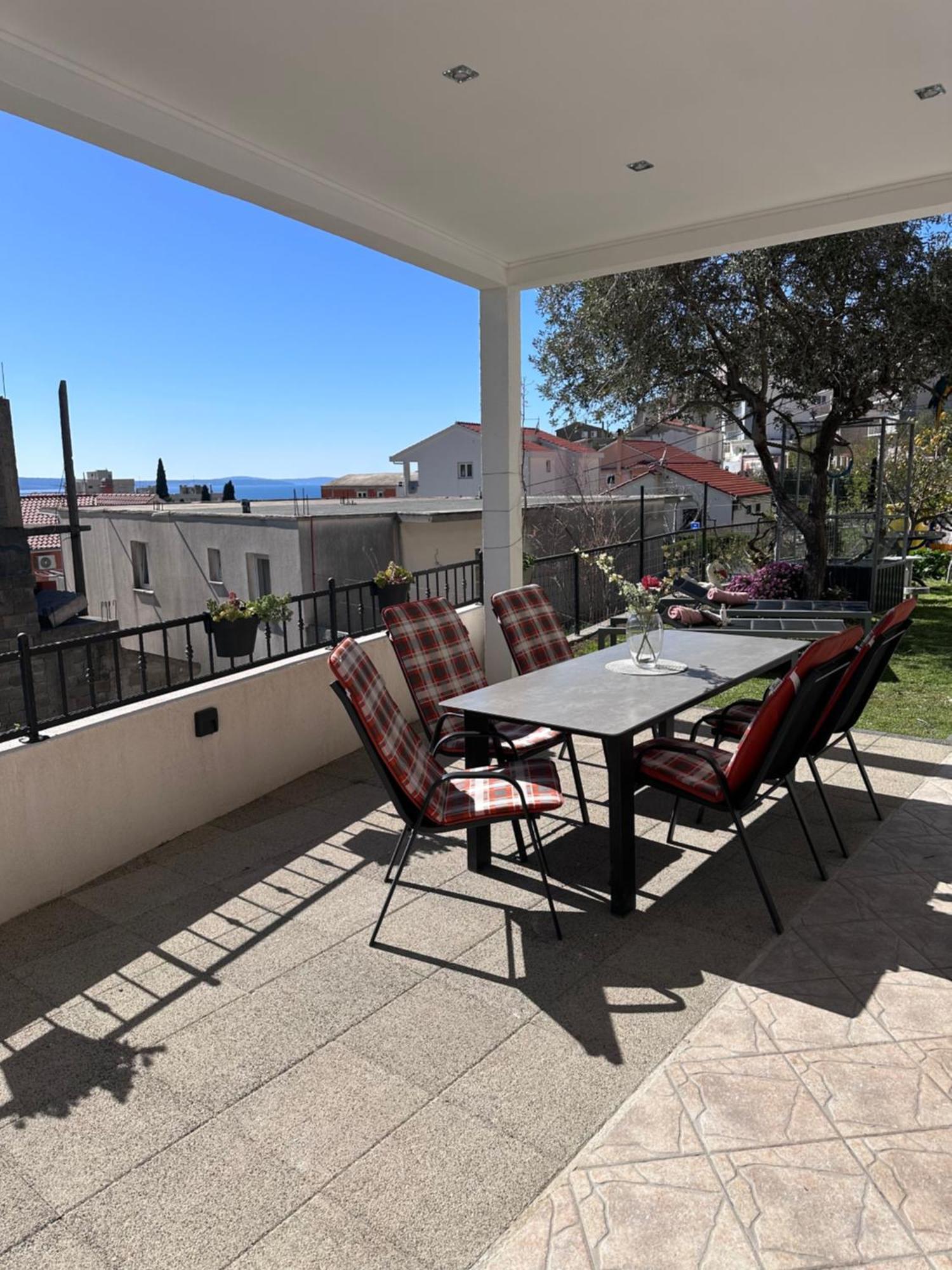 Apartmani Bilic Dugi Rat Buitenkant foto