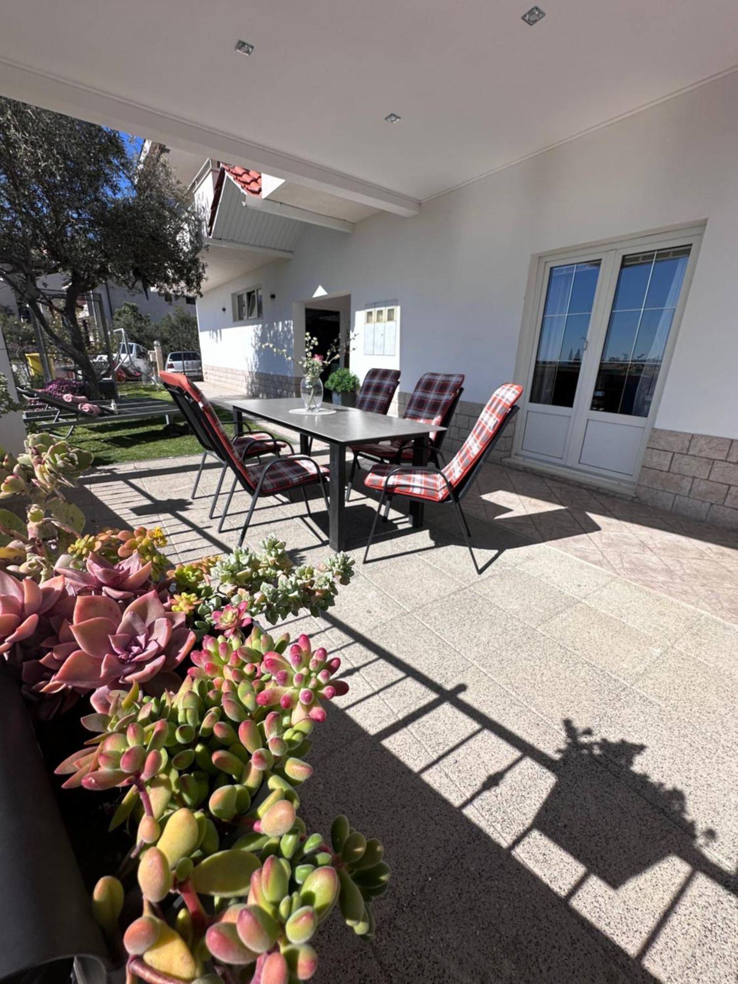 Apartmani Bilic Dugi Rat Buitenkant foto