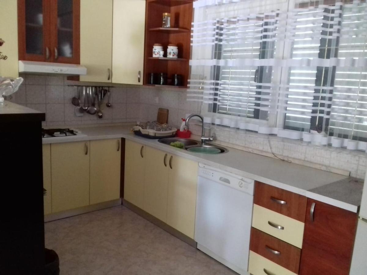 Apartmani Bilic Dugi Rat Buitenkant foto